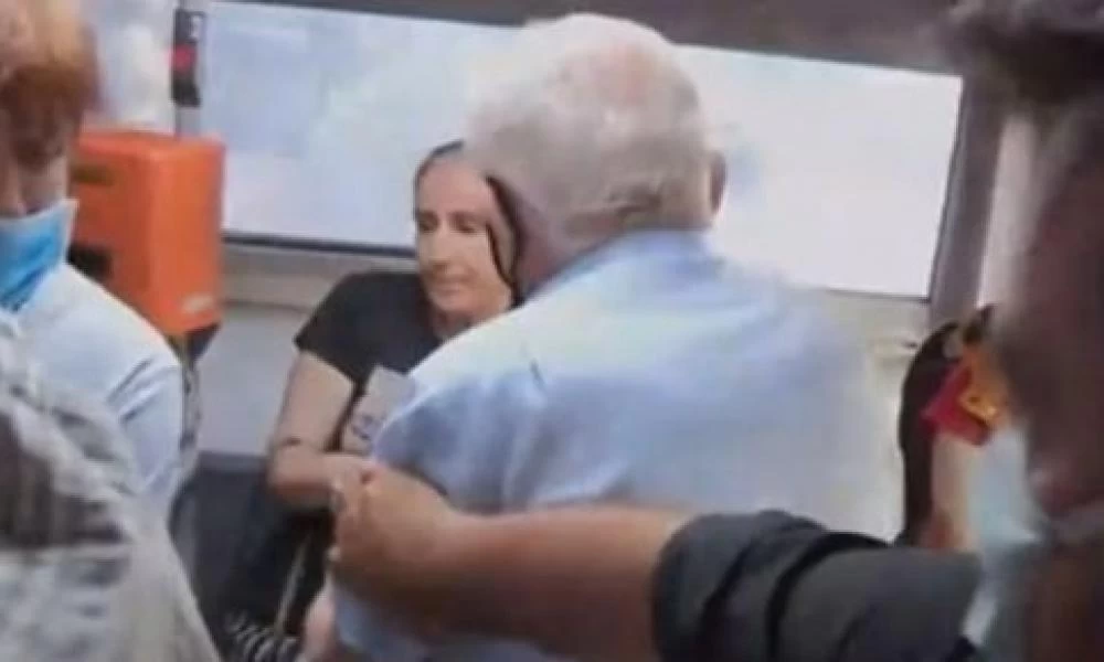 Επιβάτες λεωφορείου ήρθαν και πάλι στα χέρια για το θέμα της μάσκας